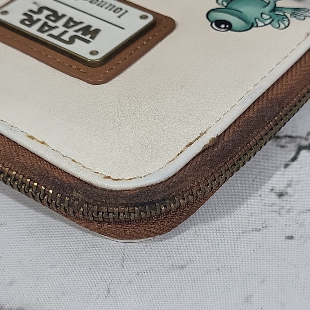 Loungefly Star Wars Mandalorian The Child Gogu Wallet Frogs Zippered - Picture 4 of 8